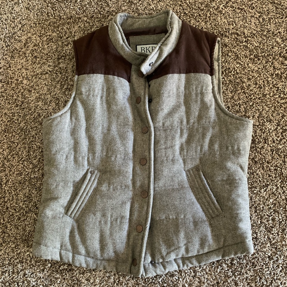 BKE buckle vest large